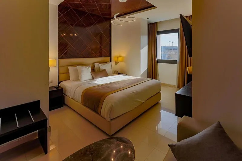 Hotel Best Night 2, Alger