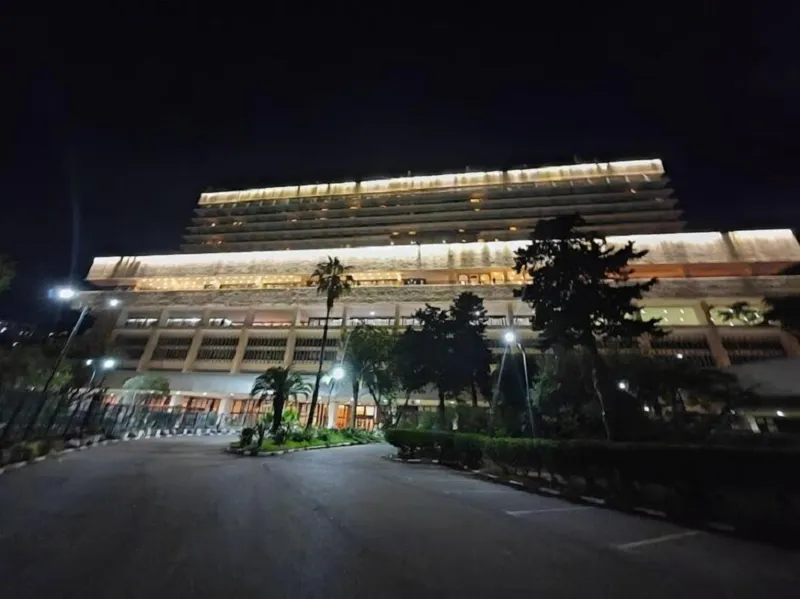 Hôtel El Aurassi, Alger — Établissement