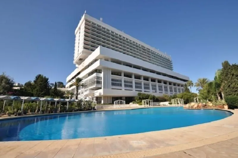 Hôtel El Aurassi, Alger — Établissement