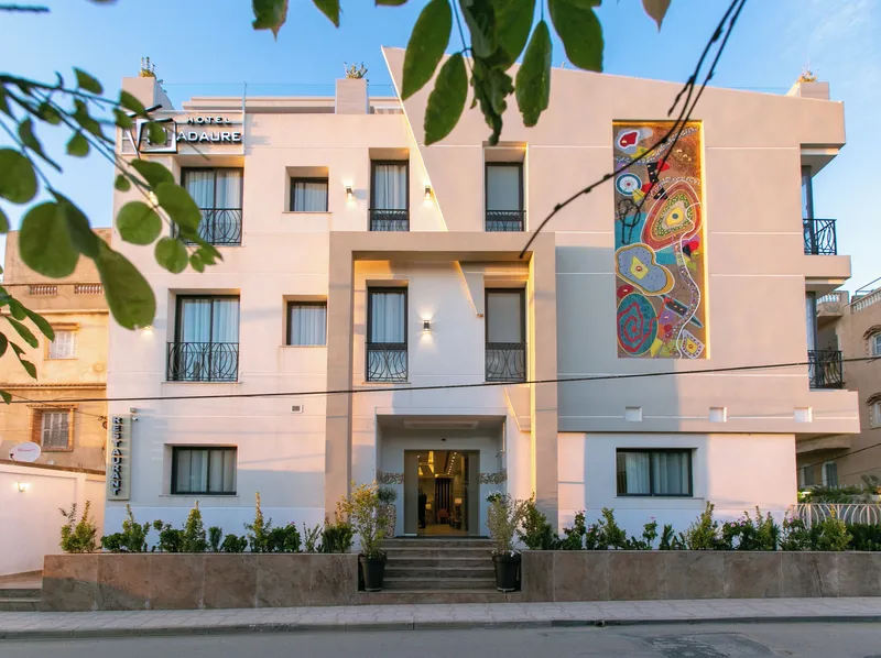 Madaure Hôtel, Alger — Établissement