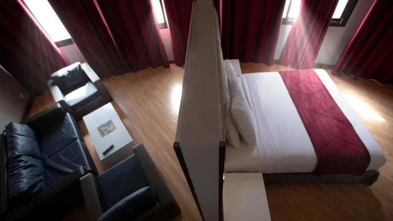 Liberty Hotel, Oran — جناح فاخر مع صالة