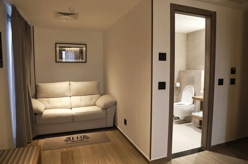 Hôtel Bayazid, Sétif — Suite avec salon