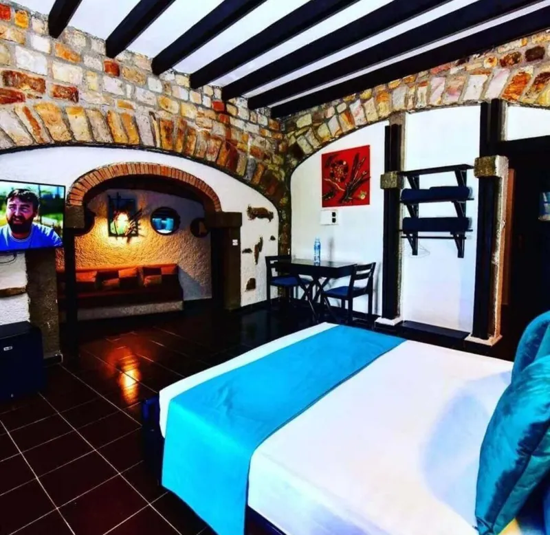 Auberge Le Thaïs, Toudja — Chambre Double accès piscine