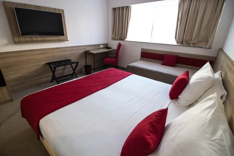 Eden Stop Hotel, Ain Temouchent — Chambre Triple