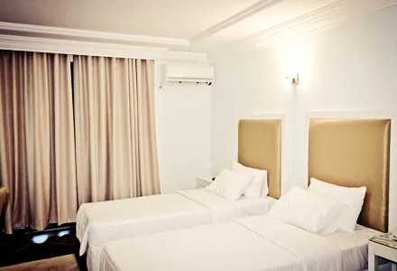Hôtel Raya, Béjaïa — Chambre Triple
