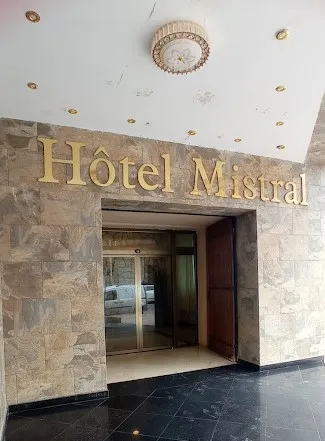 Hôtel Mistral, Oran — Établissement