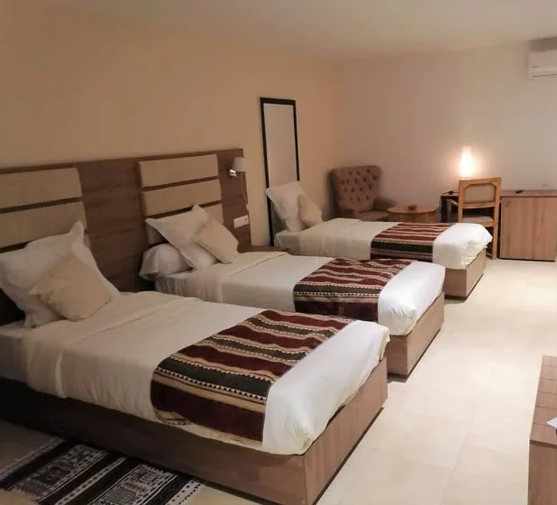 Hotel Les Ziban, Biskra — Chambre Triple