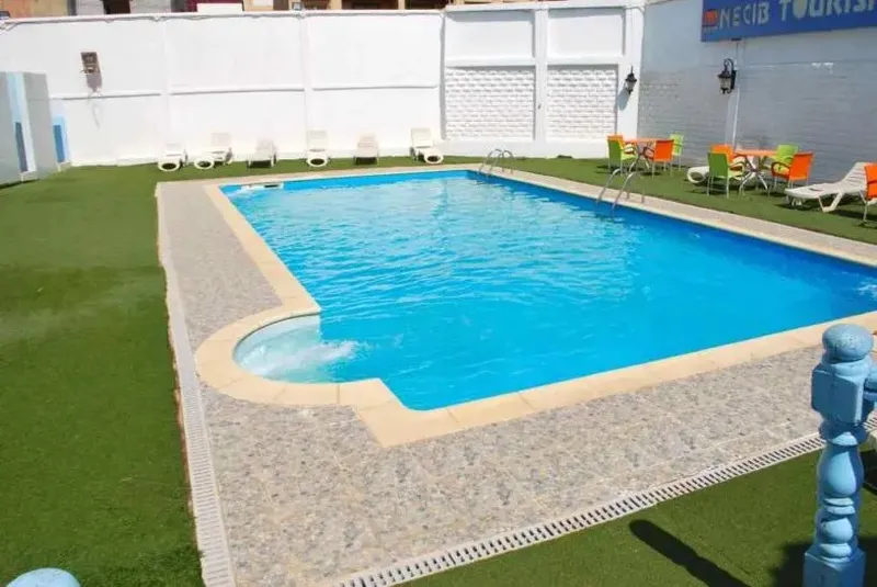 Hotel Necib Beach, Alger — Piscine
