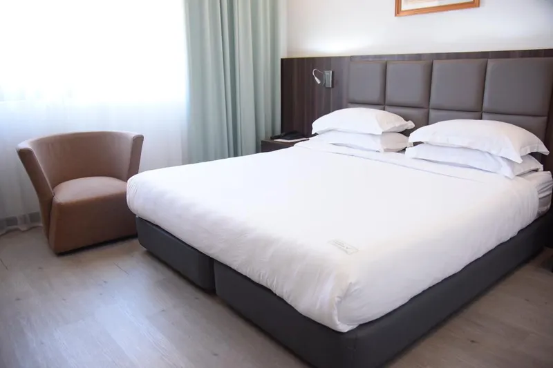 Phoenix Hotel, Oran — 古典双人房