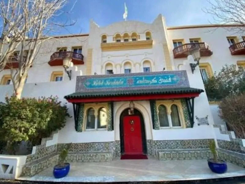 Kerdada Hôtel, Bou Saâda — Établissement